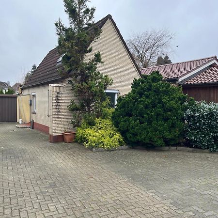 Gemuetliches Ferienhaeuschen Lägenhet Neumünster Exteriör bild